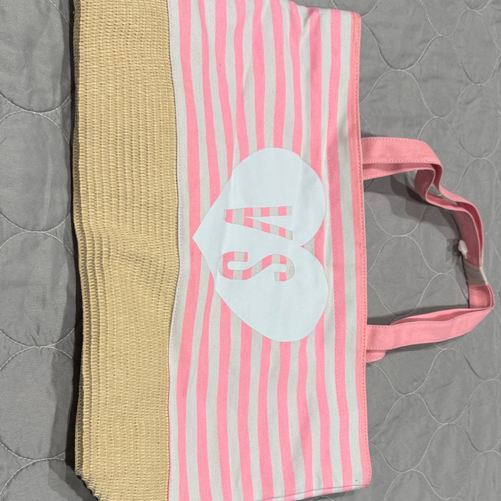 Victoria’s Secret beach bag, canvas, and straw material. Very cute bag P8